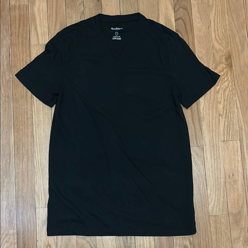 🚨Goodfellow Lyndale Black Men's V-Neck T-shirt S